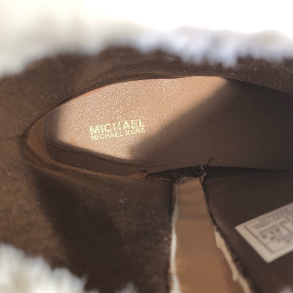 Michael Kors Big Girls Johanna Tinsel Faux Suede Winter Boots - Picture 10 of 11